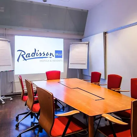 Radisson Blu Royal Hotel, Hotell